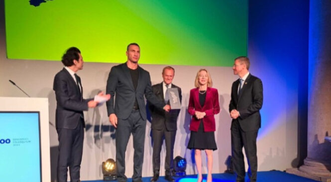 Європейську премію за свободу, якою нагородили всіх українців, Володимир Кличко віддасть до Національного музею історії