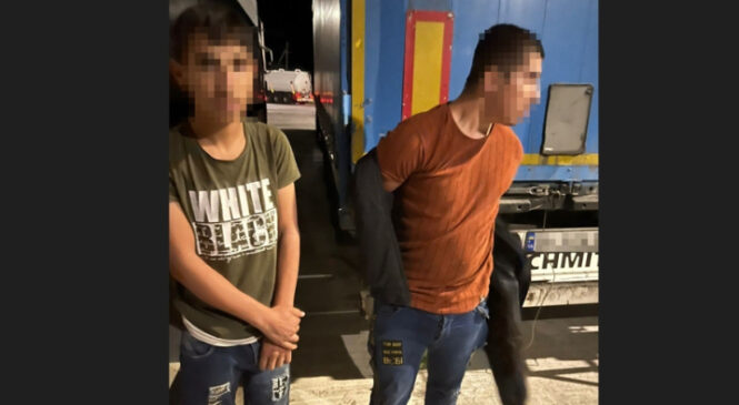 Буковинські прикордонники на “Порубному” виявили двох нелегалів з Сирії