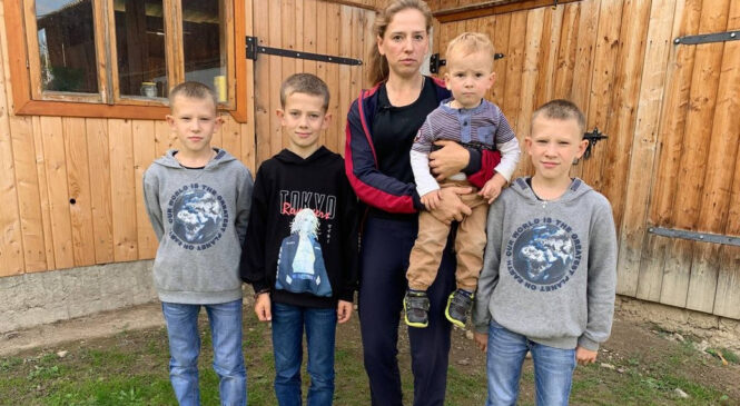 "Діти чекають, що тато повернеться". Історія дружини загиблого на війні буковинця, яка виховує чотирьох синів