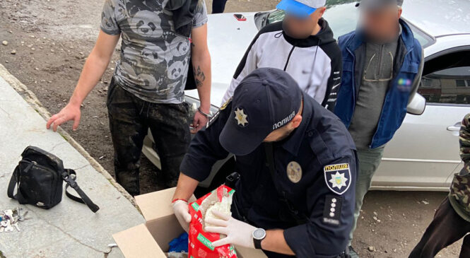 Буковинські правоохоронці затримали наркодилера з партією амфетаміну