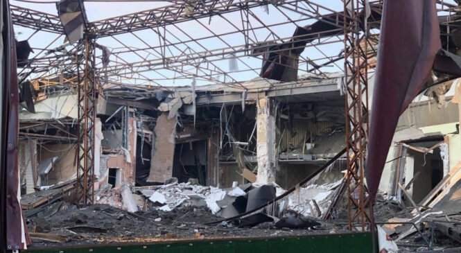 Дев'ять ракет накрили Запоріжжя: знищили готель, під руїнами люди – жахливі кадри