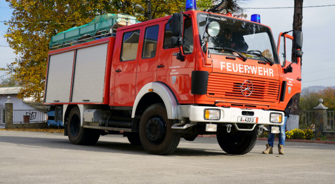 В рамках співпраці між громадами, Волоківська ТГ отримала довгоочікуваний пожежний автомобіль з Німеччини