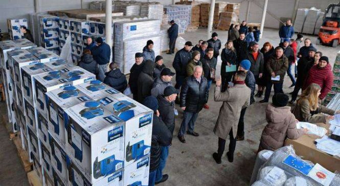 Територіальні громади Чернівецької області отримали 200 генераторів