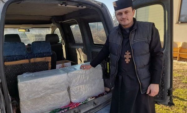 Виготовлення окопних свічок в УГКЦ, продовжується