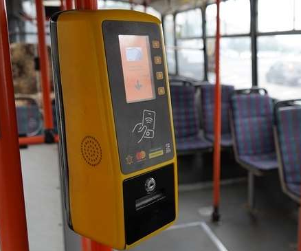 Скоро чернівчани не зможуть купувати квиток у водія тролейбуса: способи оплати