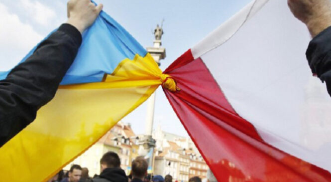 Українським біженцям у Польщі масово анулюють статус UKR