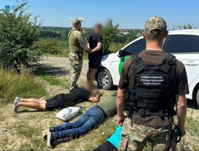 Спочатку на таксі, далі пішки: чернівчанин переправляв ухилянтів до Румунії