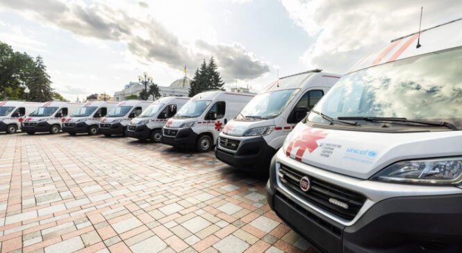 На Буковині перинатальний центр отримав «швидку» для новонароджених