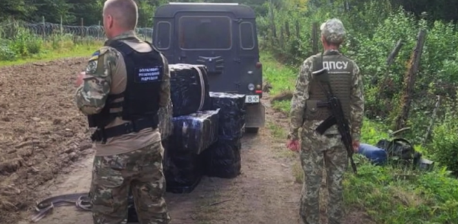 Спроби контрабанди до Румунії: майже 5,5 тисяч пачок цигарок зірвали буковинські прикордонники
