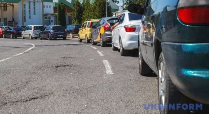 У сервісі єЧерга запровадили нову послугу для міжнародних перевізників