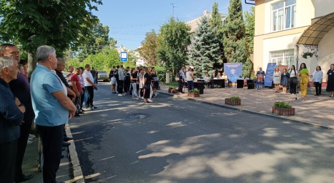 У Глибоці відбувся ярмарок вакансій “Живи і працюй в Україні”