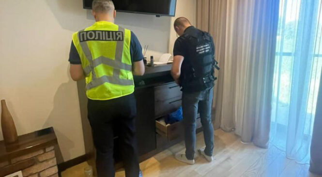 На Буковині двох хлопців підозрюють у незаконному переправлені чоловіків до Румунії