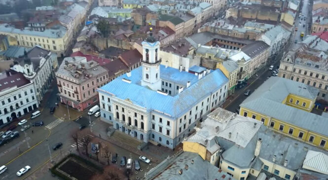 У Чернівцях можуть з’явитися вулиці науковця Тараса Кияка, героя війни Валерія Красняна та мисткині Ксенії Колотило