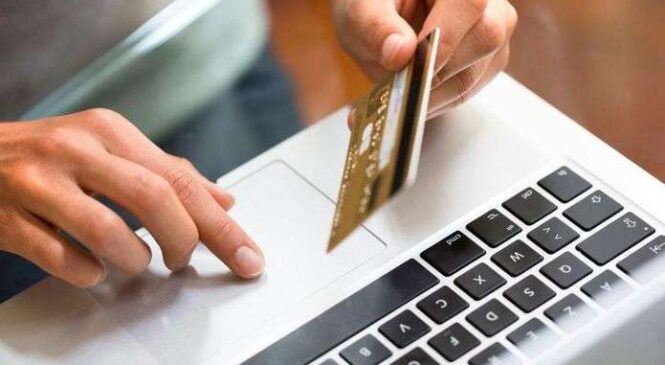 Шахраї ошукали двох буковинців на понад 60 тисяч гривень