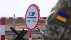 Водій вантажного автомобіля намагався незаконно переправити ухилянта через державний кордон України