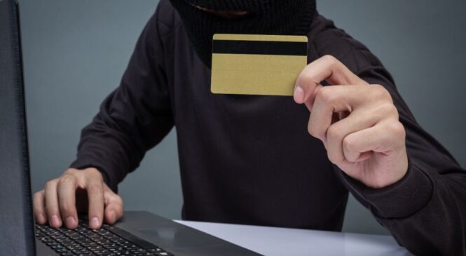 Одразу сімох буковинців протягом однієї доби ошукали шахраї: які схеми використовують аферисти