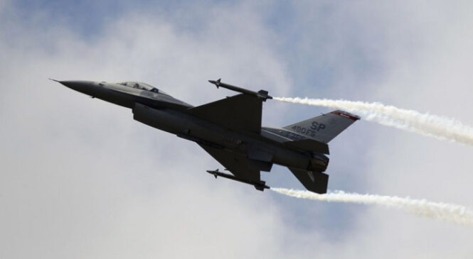 Польща піднімала в небо F-16 через масштабну атаку РФ по Україні