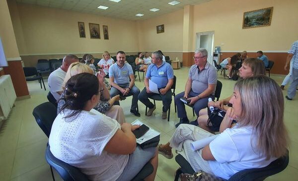 Розробка бренду громади, майданчик для занять воркаутом, відеоролики, спортивний розвиток громади та багато інших ідей обговорили під час інформаційного заходу