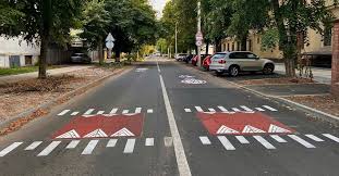 У Чернівцях невдовзі можуть з’явитись сучасні обмежувачі руху на дорогах – берлінські подушки