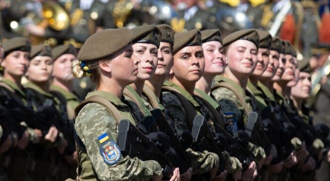 Жінки з Буковини найбільше бажають служити в ЗСУ