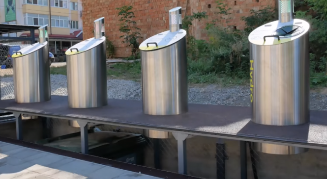 Від сьогодні у центрі Чернівців на місяць повністю перекриють рух: встановлюють підземні смітники