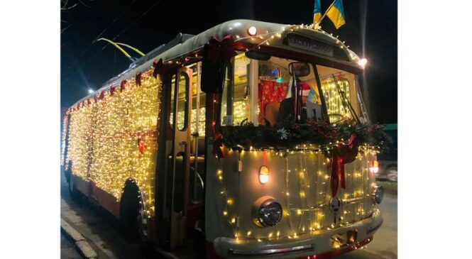 У Чернівцях курсуватиме різдвяний тролейбус: коли