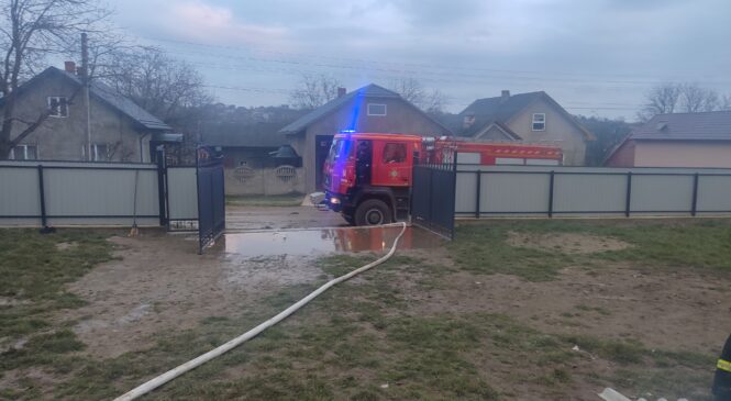 Пожежа у Нижніх Синівцях: загинула жінка, ще одна травмована