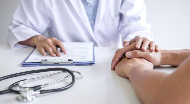 ТРИМАЙТЕ ДВІ ТИСЯЧІ Й ІДІТЬ ДО ЛІКАРЯ! Кому і коли дадуть гроші для перевірки свого здоров’я, та яким чином можна буде ними скористатися