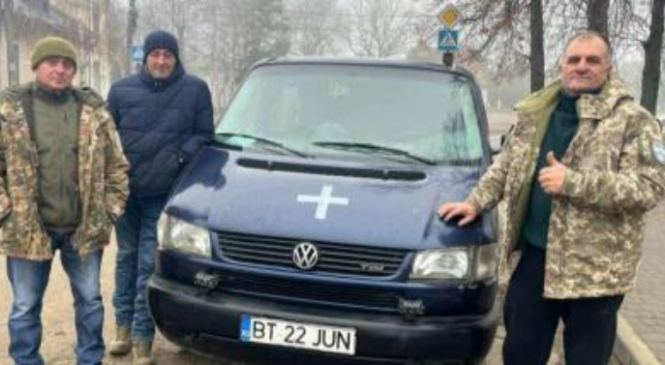 Демобілізований боєць із Глибоччини возить допомогу на схід для військових