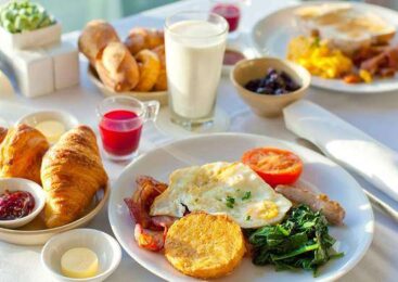 Що насправді корисно їсти на сніданок, а яких продуктів краще уникати зранку