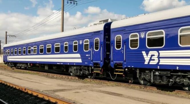Від сьогодні для Чернівецької області зміниться вартість проїзду у приміських потягах