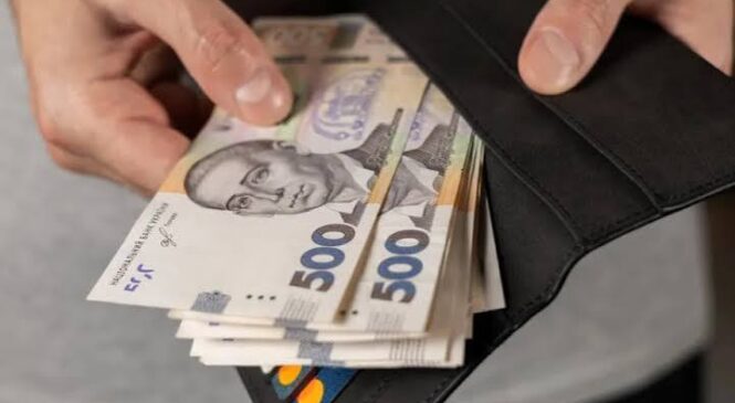 Пенсіонери від 75 років отримують доплати: про які суми йдеться